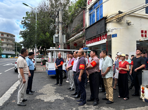 市人大常委会机关开展“党建引领双报到，蚊媒防控大扫除”主题党日活动